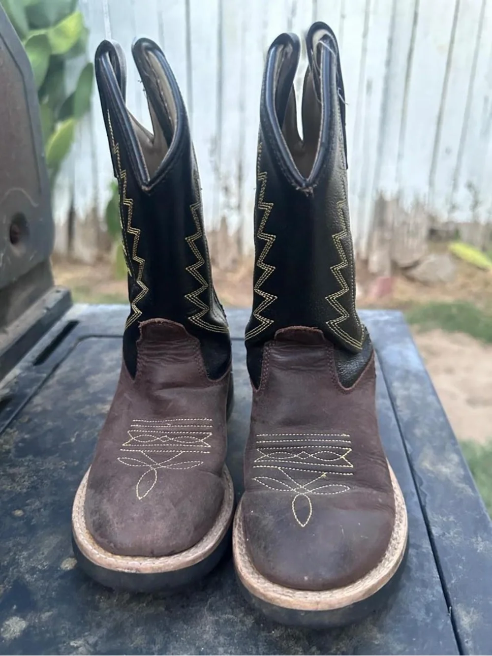 Kids Two-Tone Brown and Black Western Pull-On Cowboy Boots with Yellow Stitching